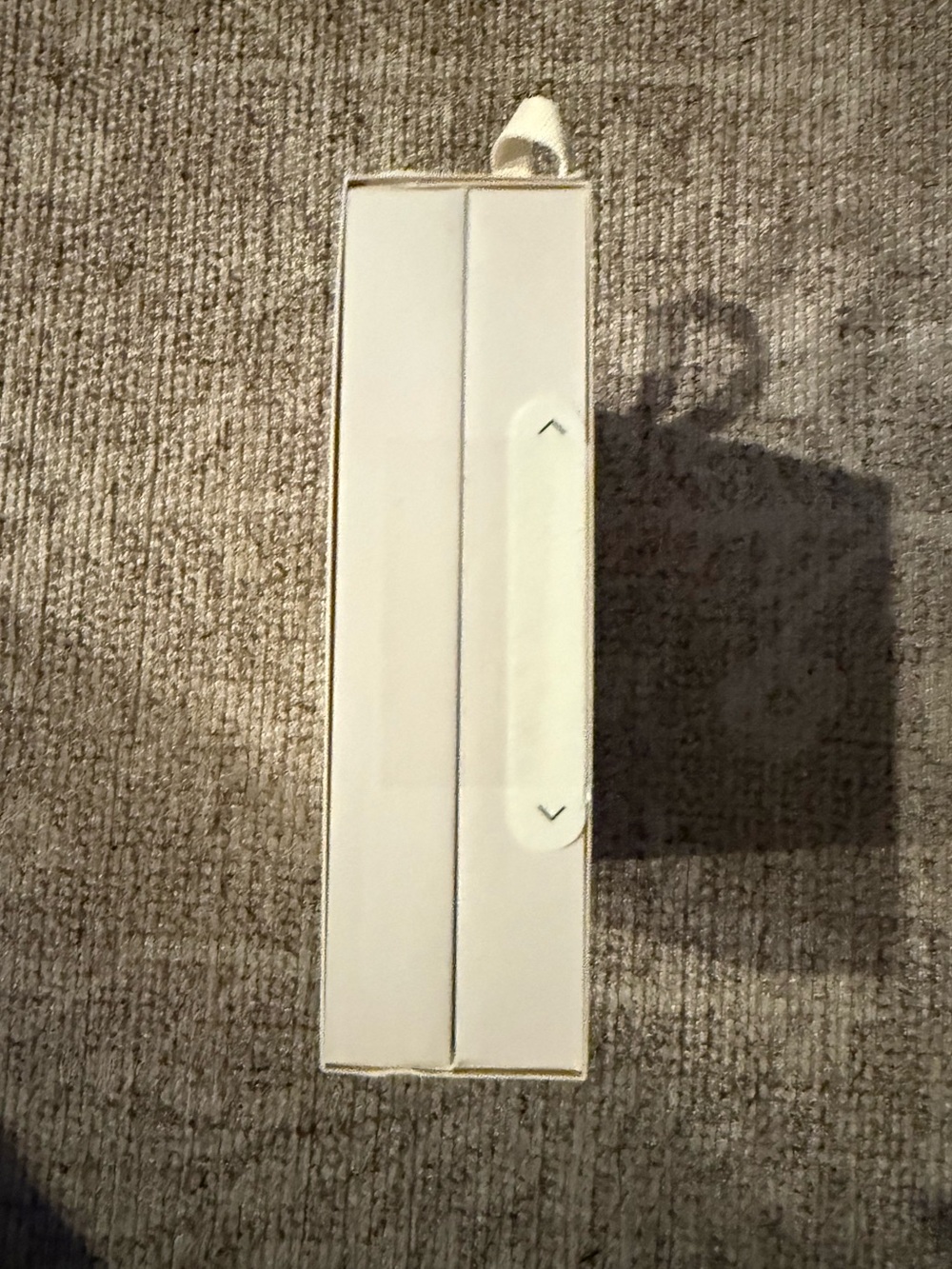 Oura Ring 5 in Gold, size 9, NIB - Picture 3 of 7